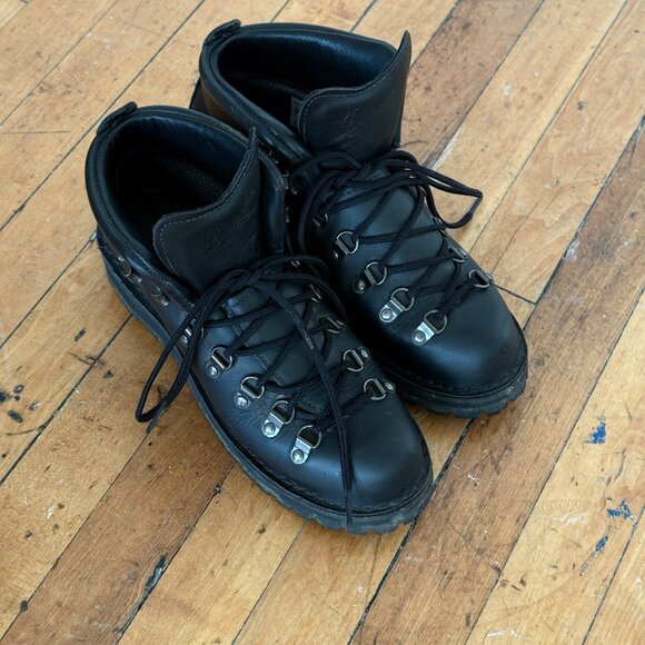 WOMEN'S MOUNTAIN LIGHT BLACK - DANNER PORTLAND HIKING BOOTS - GORE-TEX - 8.5 - Picture 1 of 11